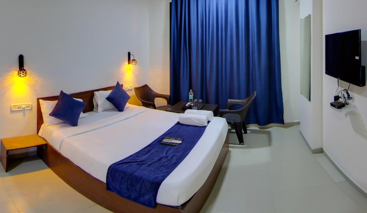 Hotel Rain Sky Inn Лонавала Экстерьер фото