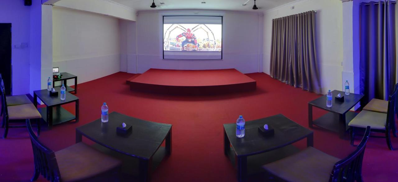 Hotel Rain Sky Inn Лонавала Экстерьер фото