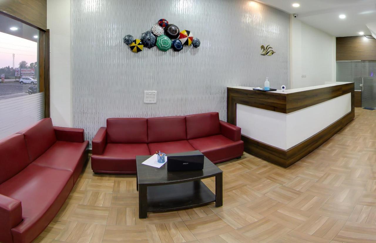 Hotel Rain Sky Inn Лонавала Экстерьер фото